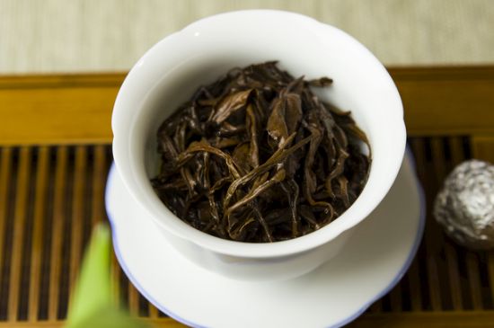 干吃茶葉致癌嗎，長(zhǎng)期吃干茶葉的危害