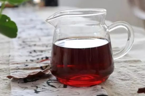 黑茶調(diào)理婦科病，女人喝黑茶好處太多了！