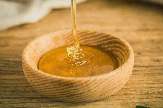 老茶浸蜜有什么功效，茶葉浸蜂蜜治咳嗽