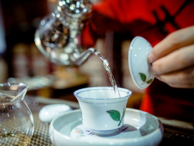 千萬別做兼職茶藝師，女人學(xué)茶藝好嗎？