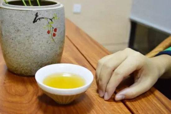 女人喝茶要行扣茶禮嗎，叩茶禮女士能用嗎？