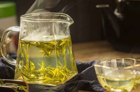 蜂蜜泡茶葉的副作用，蜂蜜泡茶葉有什么禁忌