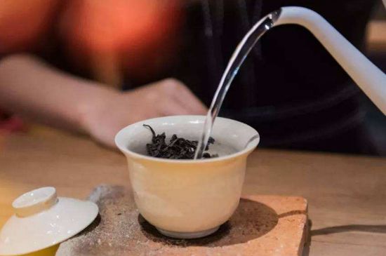 牛欄坑肉桂需不需要洗茶，武夷巖茶肉桂需要洗茶嗎？