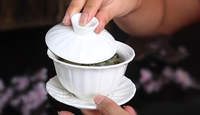 三才蓋碗的正確拿法，三才蓋碗抓碗法圖解