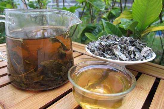 怎樣辨別莓茶發(fā)霉了，莓茶發(fā)霉和白霜的區(qū)別