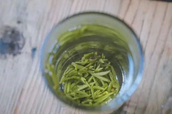 泡好的茶水放冰箱能保存多久，泡好的茶冷藏放多久？