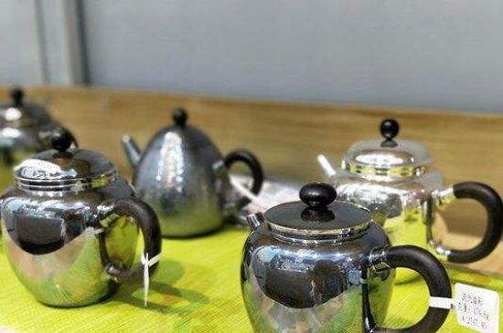 銀壺?zé)笏镉泻谏臇|西，為什么銀壺里有黑點(diǎn)