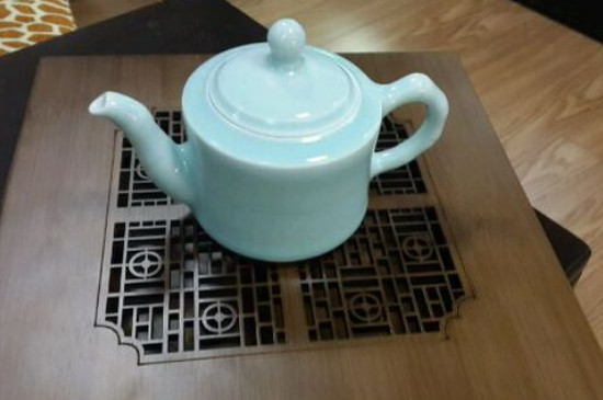 瓷壺適合泡什么茶，瓷器茶具喝什么茶好
