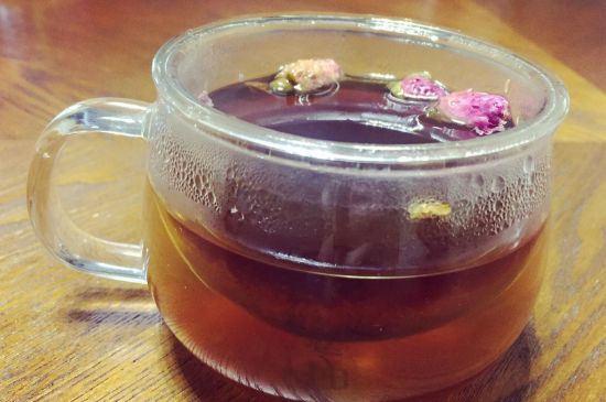 喝玫瑰花茶能祛斑嗎，玫瑰花茶有祛斑的功效嗎？