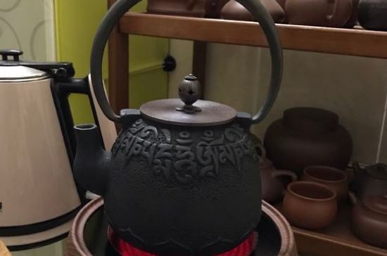 鐵壺生銹燒的水有害嗎，鐵壺內(nèi)壁生銹怎么辦