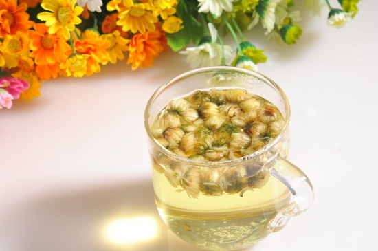 喝菊花茶有什么效果，女人長(zhǎng)期喝菊花茶好嗎？