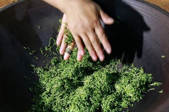 茶葉怎么炒制才香，怎樣炒茶葉更香？