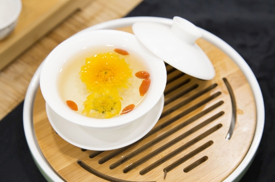 菊花茶天天喝行嗎，每天喝菊花泡茶喝好嗎？