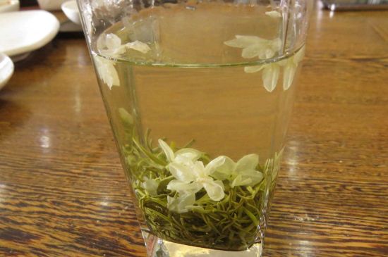 茉莉龍珠可以和什么一起泡茶，茉莉龍珠茶能加蜂蜜嗎？