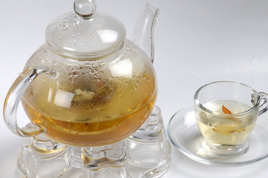 經(jīng)常菊花泡水好嗎，喝菊花茶有什么好處？