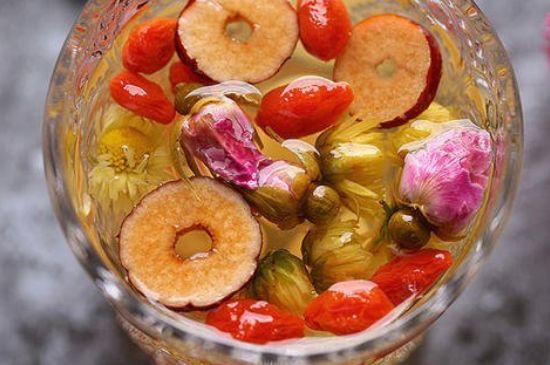 干玫瑰花泡水放幾顆，玫瑰花泡水一次放幾朵？