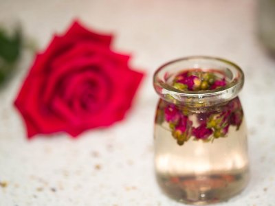 玫瑰花茶能豐胸嗎，天然豐胸花茶