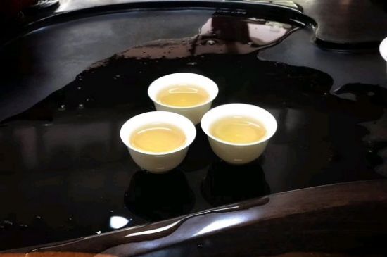 蜜蘭香好還是鴨屎香好，鳳凰單叢茶蜜蘭香和鴨屎香特點(diǎn)有哪些？