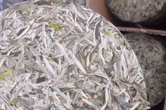 7年壽眉和2年白牡丹哪個(gè)好，老白茶壽眉與白牡丹的口感區(qū)別