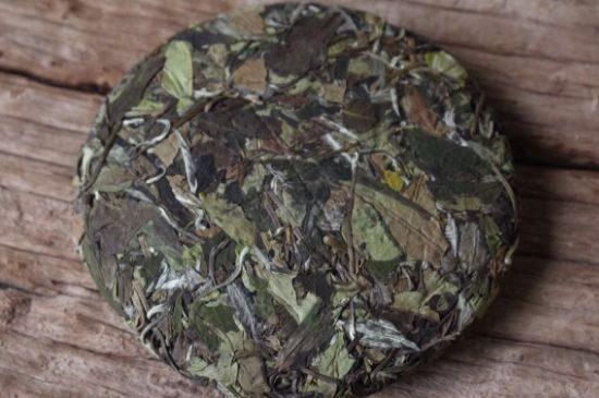 怎么撬老白茶茶餅不容易碎，福鼎白茶如何撬茶方法