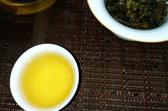 一天什么時(shí)候喝黑茶最好，喝黑茶一天最佳時(shí)間和季節(jié)