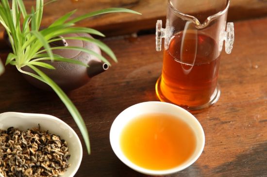 飯后多長時間喝六堡茶最好，六堡茶一天喝多少