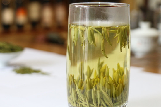 竹葉青茶泡不立起來怎么回事，竹葉青茶怎么泡立起來