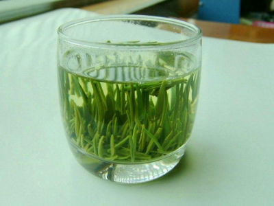 竹葉青茶怎么樣，檔次較高味道略苦價格比較貴