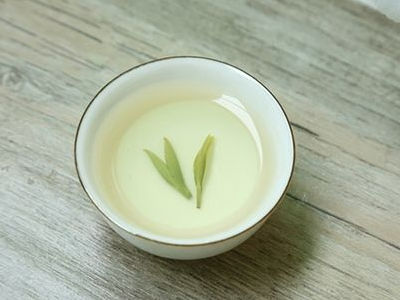 竹葉青茶怎么樣，檔次較高味道略苦價格比較貴