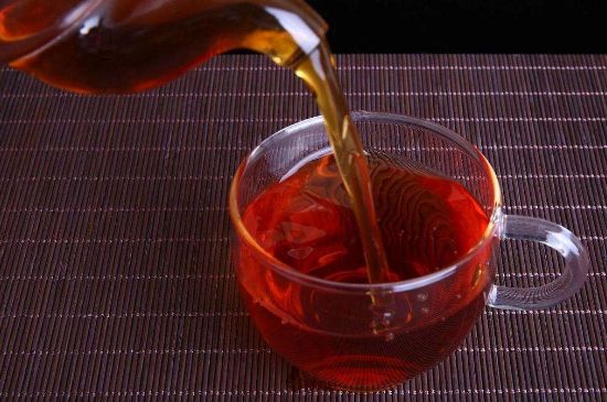 紅茶會(huì)加重濕氣嗎，喝什么茶能去除體內(nèi)濕氣