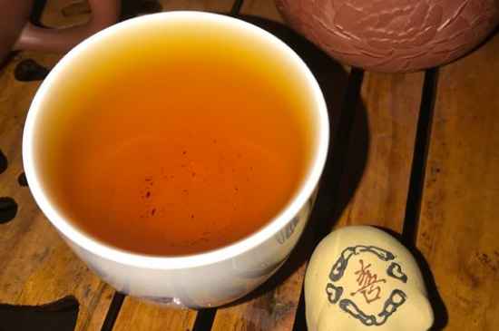 正山小種適合女人喝嗎，女人經(jīng)常喝正山小種茶好嗎