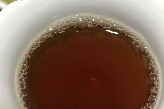 老白茶上火還是去火？夏季喝煮的老白茶會(huì)容易上火！