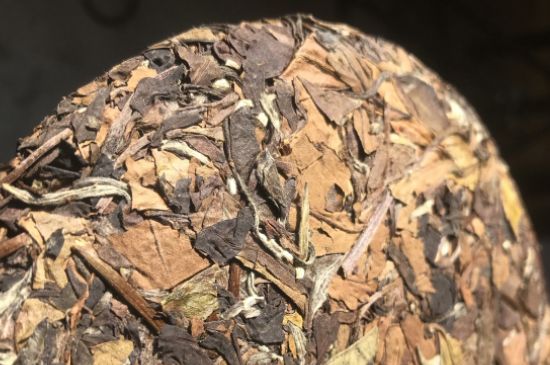 7年壽眉和2年白牡丹哪個(gè)好，老白茶壽眉與白牡丹的口感區(qū)別