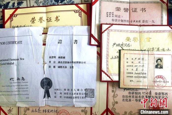 湖北女茶人“守藝”44年：“古技藝”研制“七味茶”